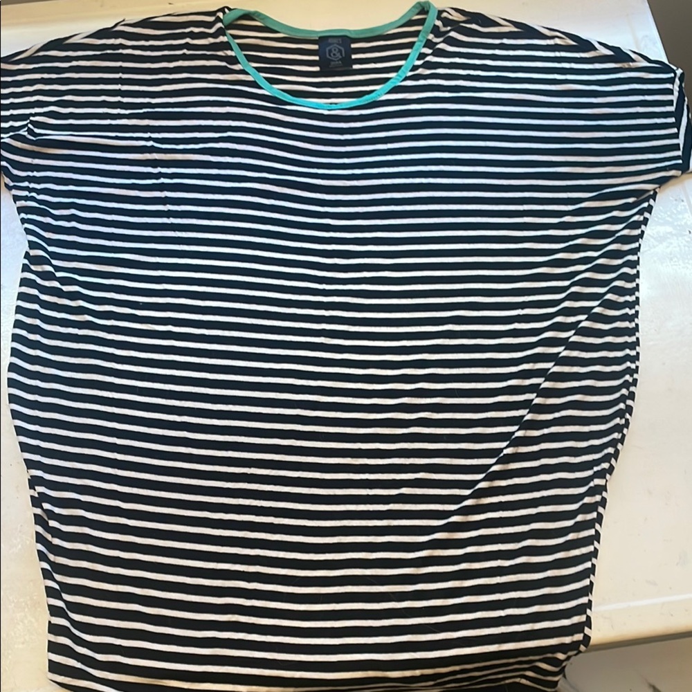 Agnes & Dora sz Medium black & white striped blouson top